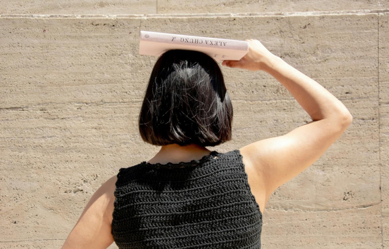 Detailaufnahme fortgeschrittener Haartechniken und Werkzeuge